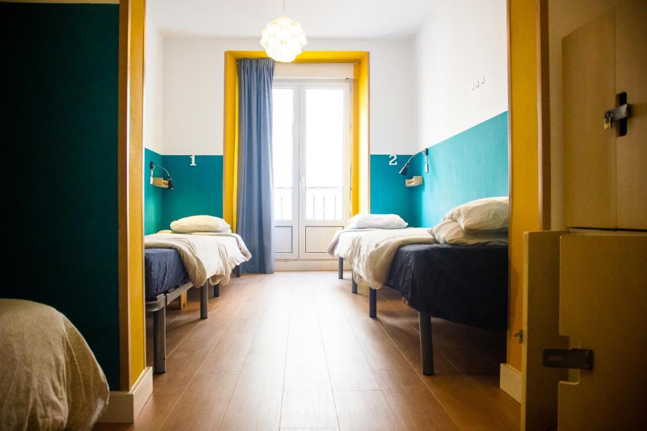 Sungate ONE Hostel Madrid Bagian luar foto