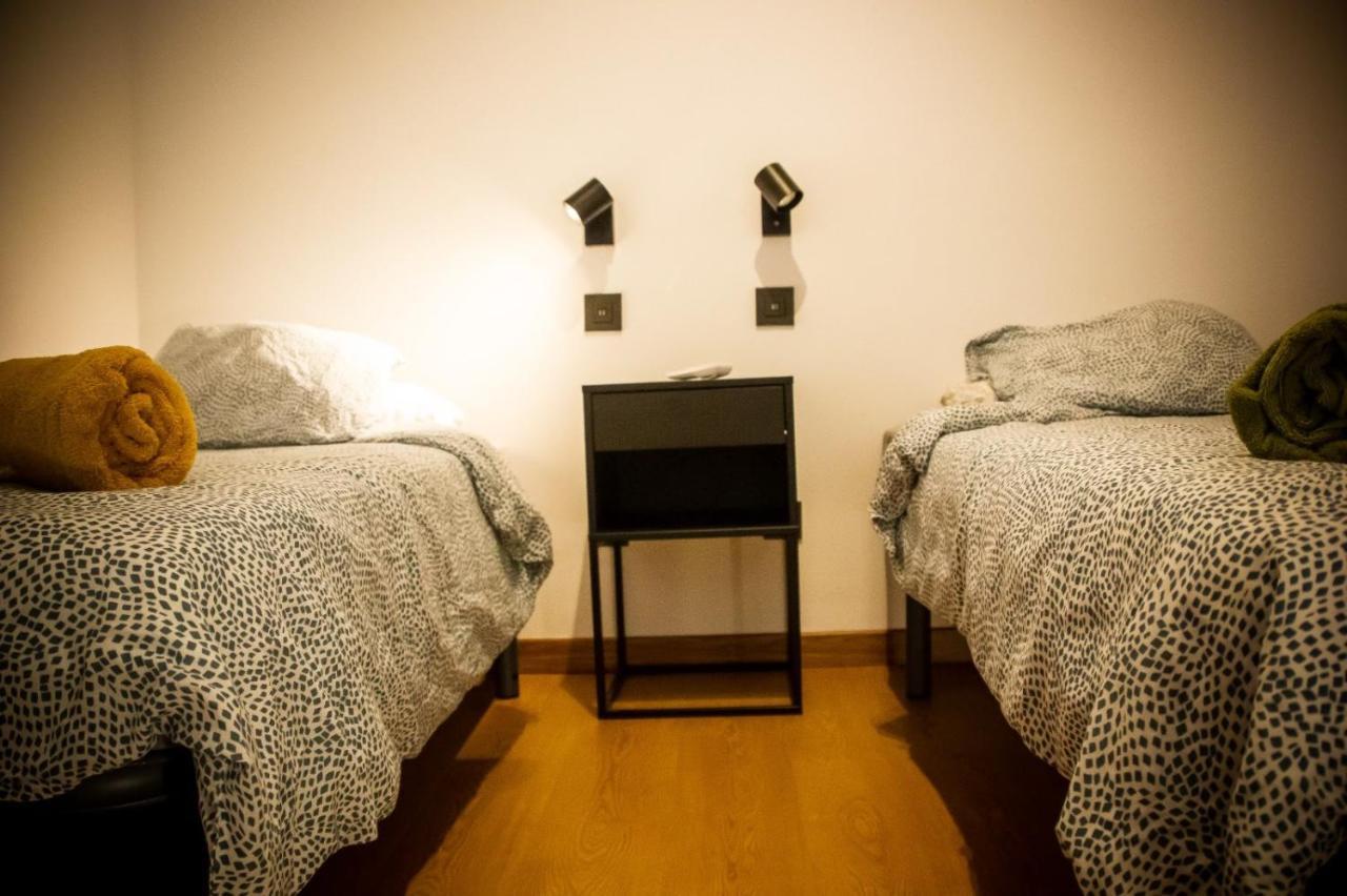 Sungate ONE Hostel Madrid Bagian luar foto