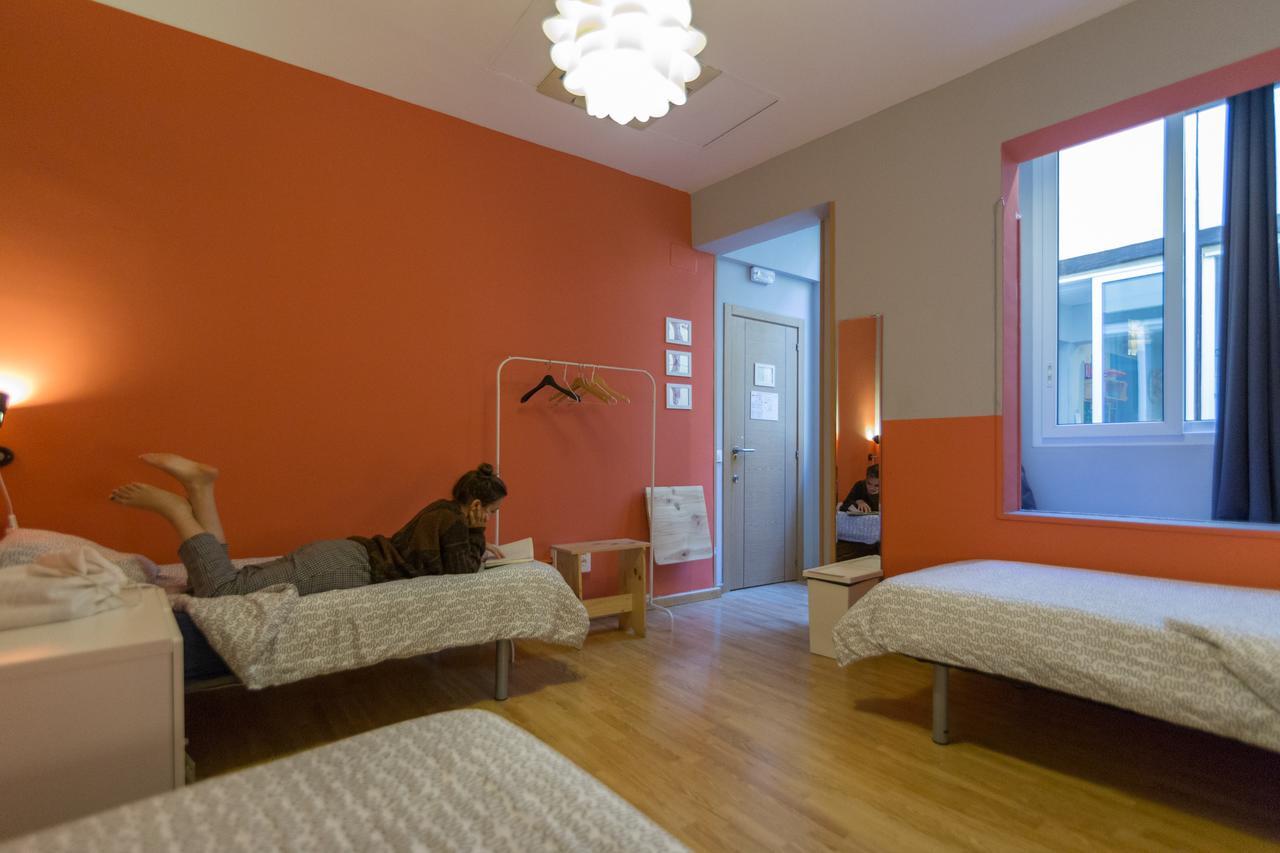 Sungate ONE Hostel Madrid Bagian luar foto